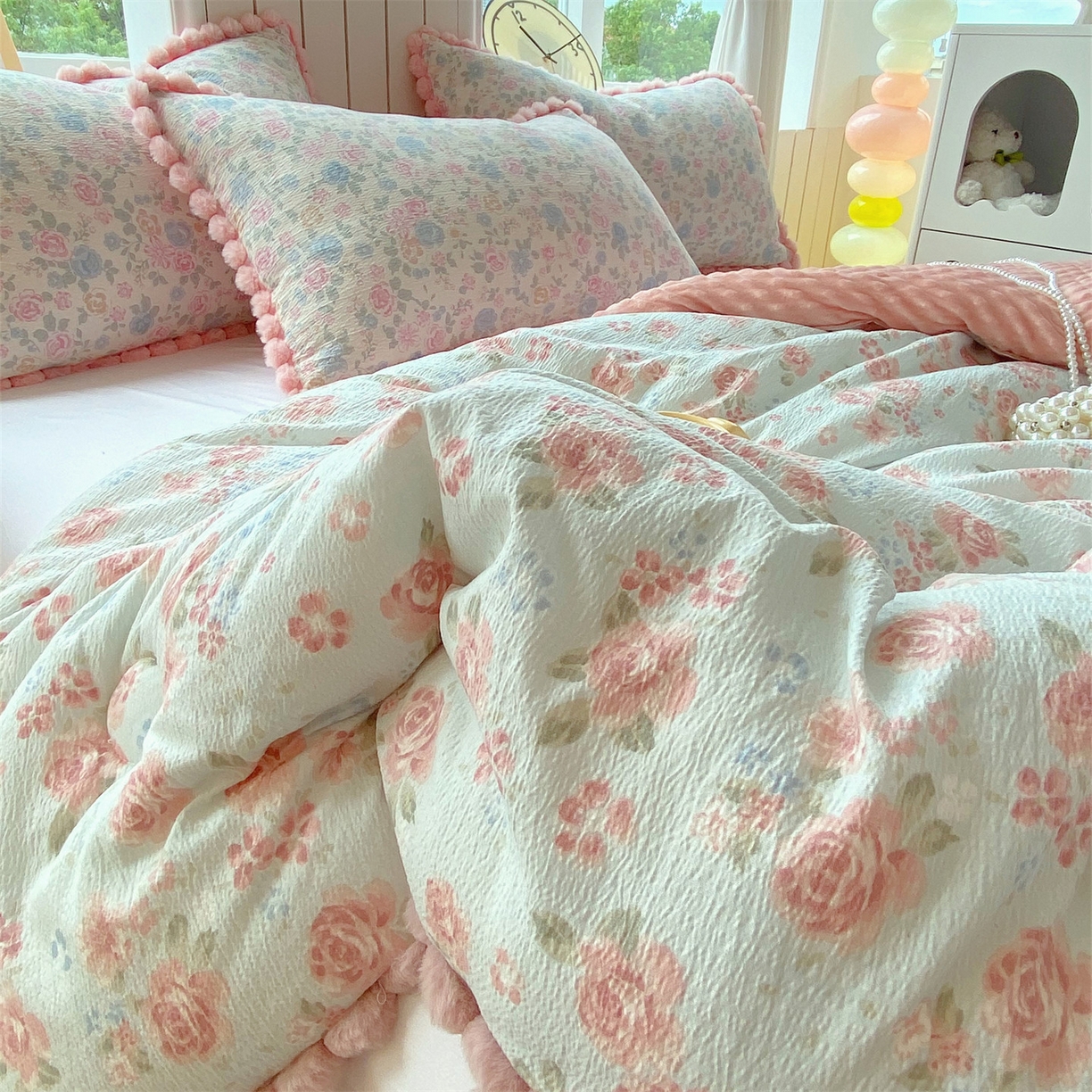 91家纺网 家纺一手货源 找家纺 梵克保罗 2025新款冬被系列 毛球款豆豆被 沐春