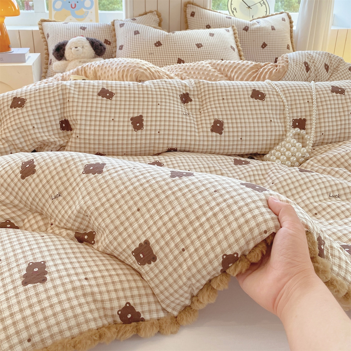 91家纺网 家纺一手货源 找家纺 梵克保罗 2025新款冬被系列 毛球款豆豆被 乐趣