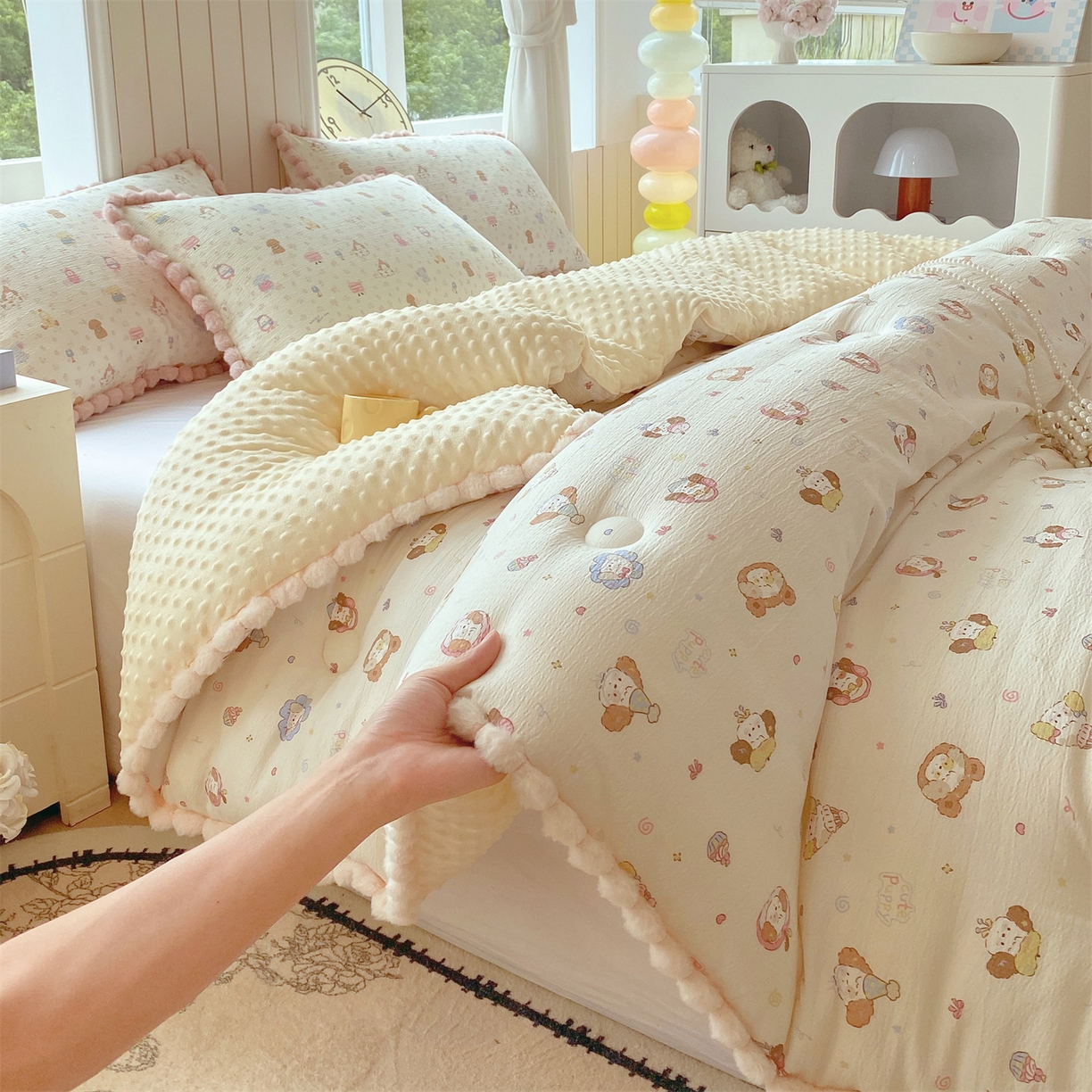 91家纺网 家纺一手货源 找家纺 梵克保罗 2025新款冬被系列 毛球款豆豆被 松饼小狗