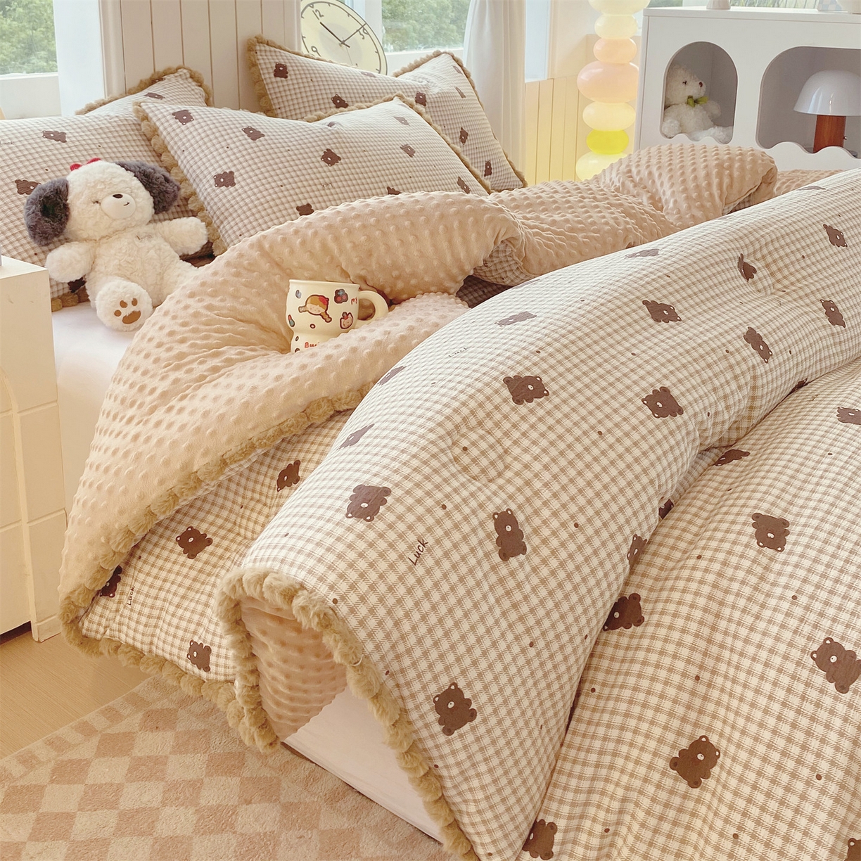 91家纺网 家纺一手货源 找家纺 梵克保罗 2025新款冬被系列 毛球款豆豆被 乐趣