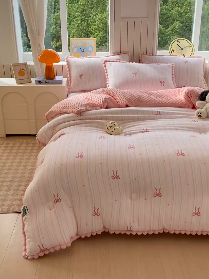 91家纺网 家纺一手货源 找家纺 梵克保罗 2025新款冬被系列 毛球款豆豆被 千夏