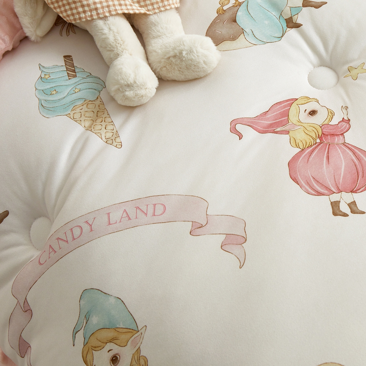 91家纺网 家纺一手货源 找家纺 荷马之梦 2025新款A类小版针织棉数码印花手绘原创豆豆绒被芯儿童被子春秋被冬被-梦境 糖果女孩