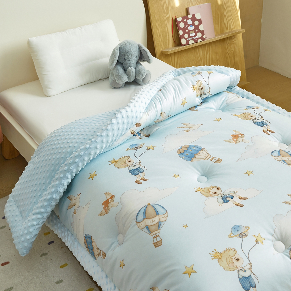 91家纺网 家纺一手货源 找家纺 荷马之梦 2025新款A类小版针织棉数码印花手绘原创豆豆绒被芯儿童被子春秋被冬被-梦境 小王子