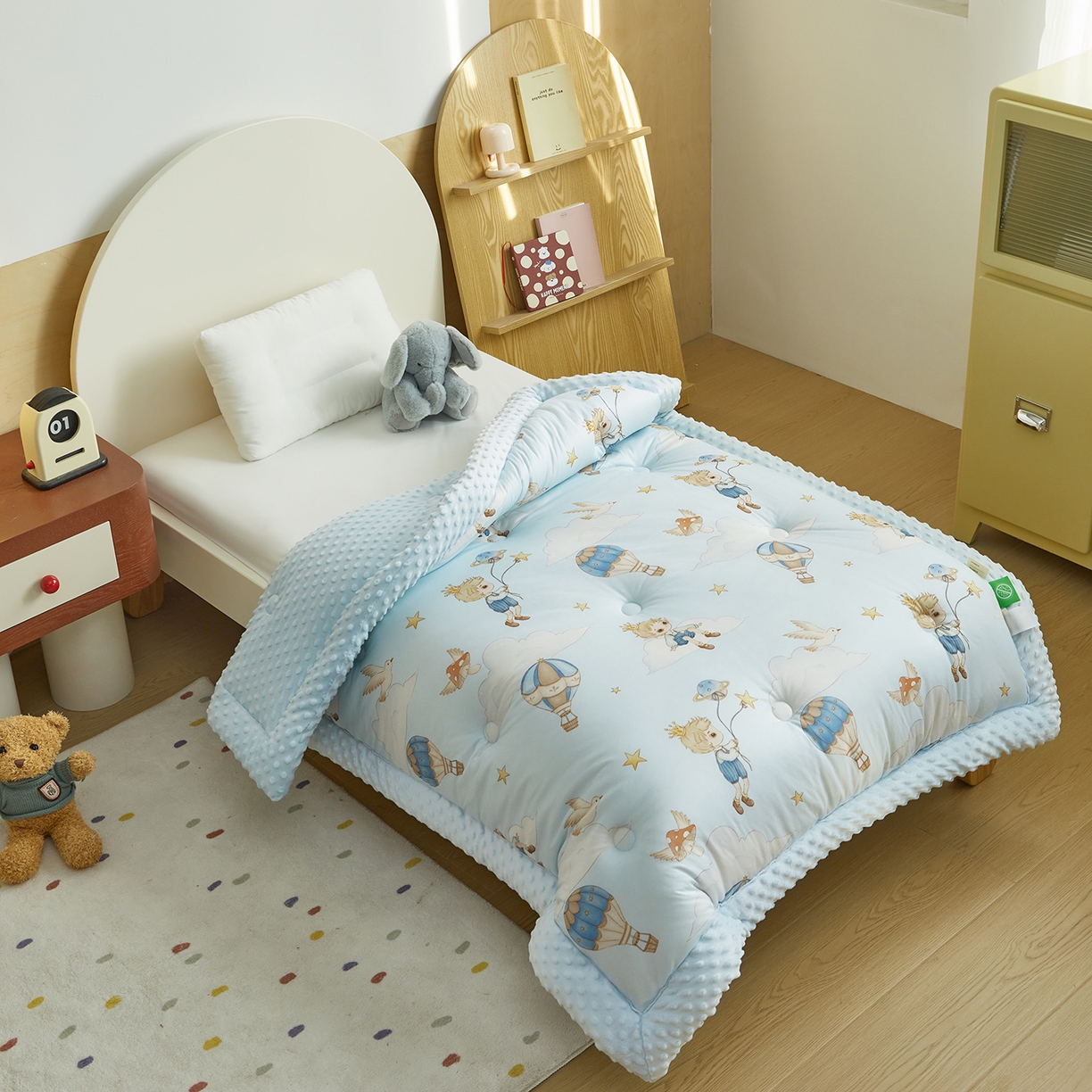 91家纺网 家纺一手货源 找家纺 荷马之梦 2025新款A类小版针织棉数码印花手绘原创豆豆绒被芯儿童被子春秋被冬被-梦境 小王子