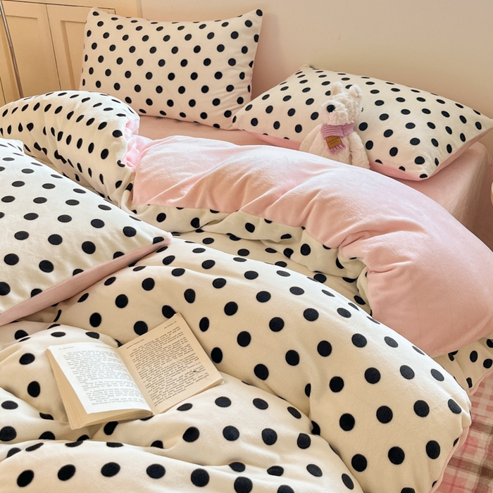 91家纺网 家纺一手货源 找家纺 瑞钰 2025新款A类加厚牛奶绒印花四件套 米珍珠