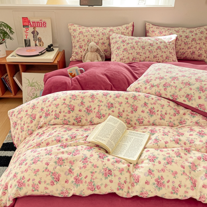 91家纺网 家纺一手货源 找家纺 瑞钰 2025新款A类加厚牛奶绒印花四件套 疏影