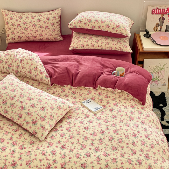 91家纺网 家纺一手货源 找家纺 瑞钰 2025新款A类加厚牛奶绒印花四件套 疏影