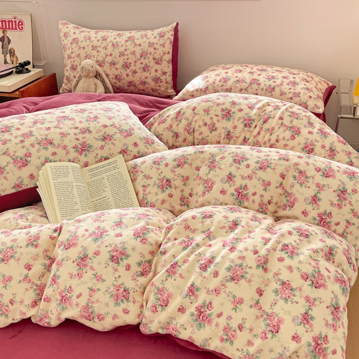 91家纺网 家纺一手货源 找家纺 瑞钰 2025新款A类加厚牛奶绒印花四件套 疏影