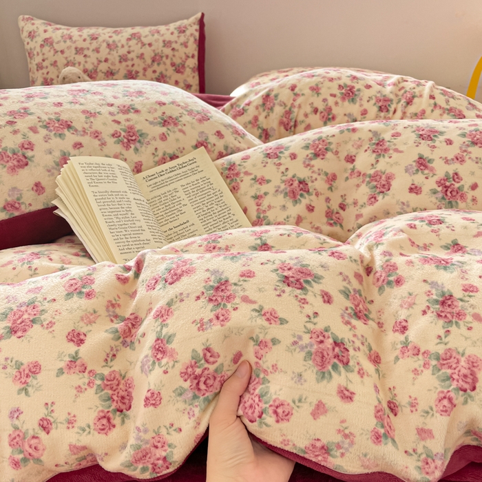 91家纺网 家纺一手货源 找家纺 瑞钰 2025新款A类加厚牛奶绒印花四件套 疏影