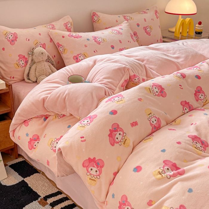 91家纺网 家纺一手货源 找家纺 瑞钰 2025新款A类加厚牛奶绒印花四件套 小美甜品屋