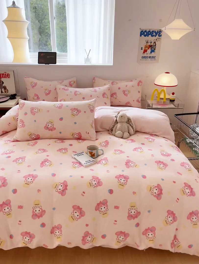 91家纺网 家纺一手货源 找家纺 瑞钰 2025新款A类加厚牛奶绒印花四件套 小美甜品屋