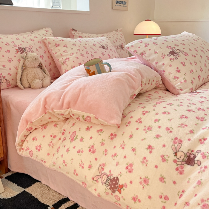 91家纺网 家纺一手货源 找家纺 瑞钰 2025新款A类加厚牛奶绒印花四件套 小兔舞