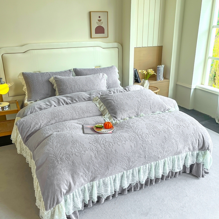 91家纺网 家纺一手货源 找家纺 （总）木兰花 2025新款雕花全消光牛奶绒床盖款四件套