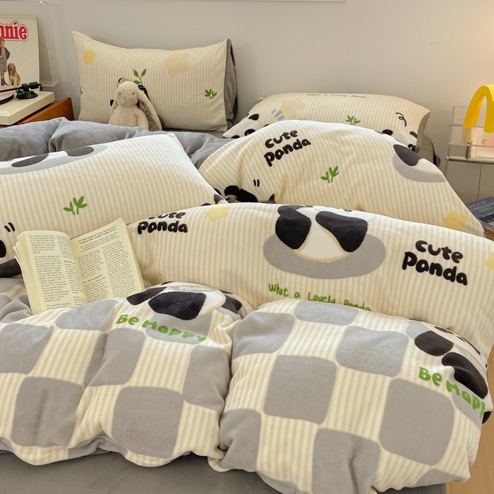 91家纺网 家纺一手货源 找家纺 瑞钰 2025新款A类加厚牛奶绒印花四件套 小熊猫-灰