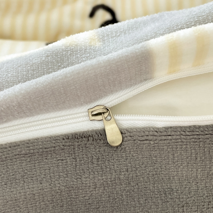 91家纺网 家纺一手货源 找家纺 瑞钰 2025新款A类加厚牛奶绒印花四件套 小熊猫-灰