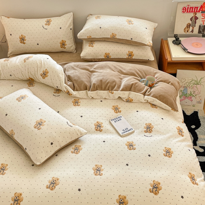 91家纺网 家纺一手货源 找家纺 瑞钰 2025新款A类加厚牛奶绒印花四件套 星空熊仔