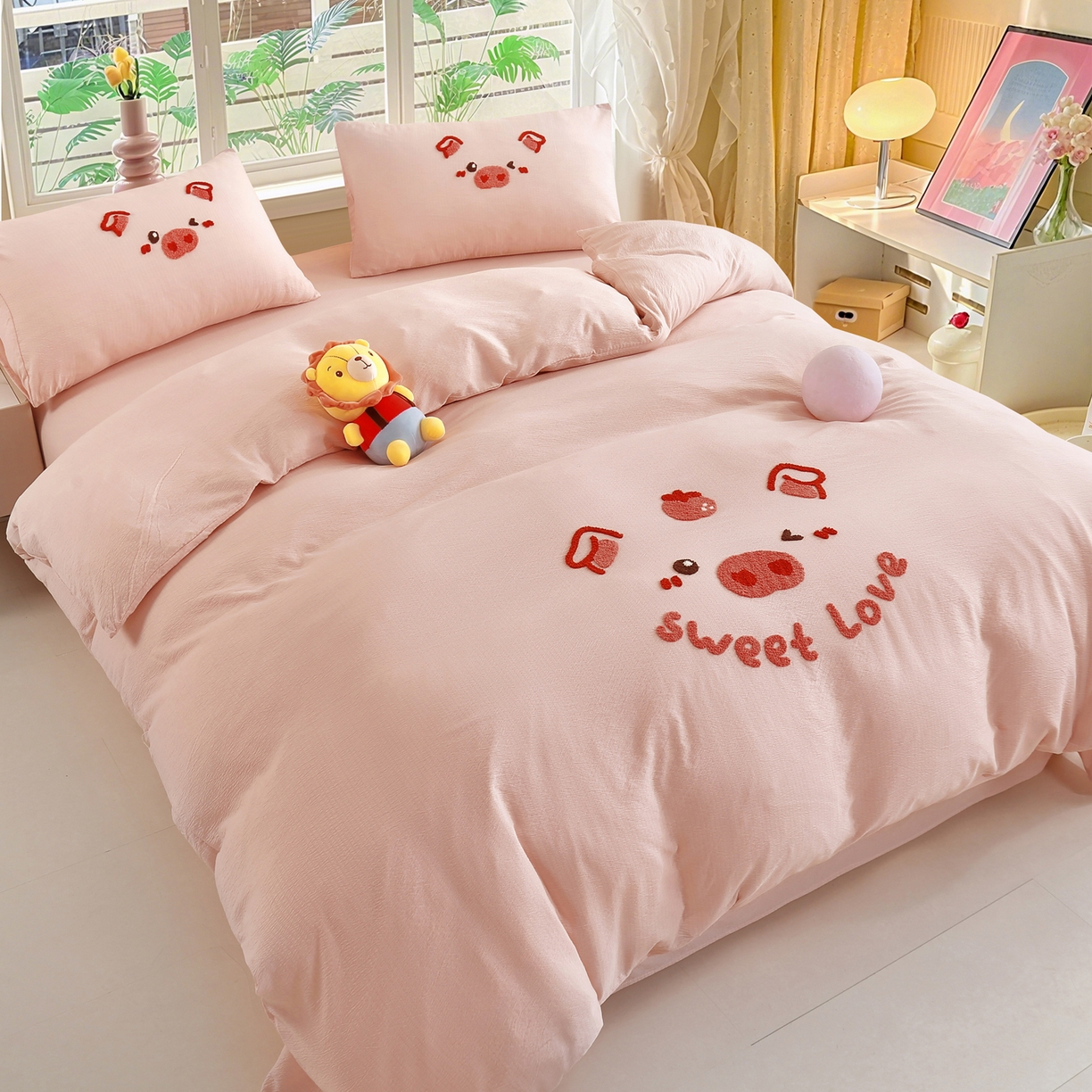 91家纺网 家纺一手货源 找家纺 恋之语 2025新款皱皱纱木棉毛巾绣四件套及单被套系列-可爱猪 可爱猪-粉色