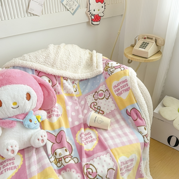 91家纺网 家纺一手货源 找家纺 （总）花满路 2025新款亲肤舒适三丽鸥羊羔毛毯