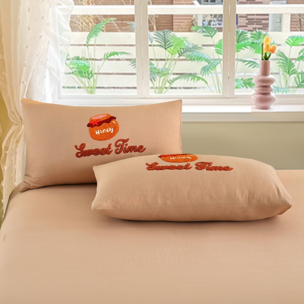 91家纺网 家纺一手货源 找家纺 恋之语 2025新款皱皱纱木棉毛巾绣四件套及单被套系列-俏皮熊 俏皮熊-浅咖