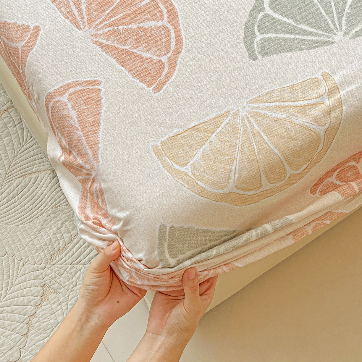 91家纺网 家纺一手货源 找家纺 依庭 2025新款高克重全棉纯棉磨毛印花床笠单品床笠 柚见