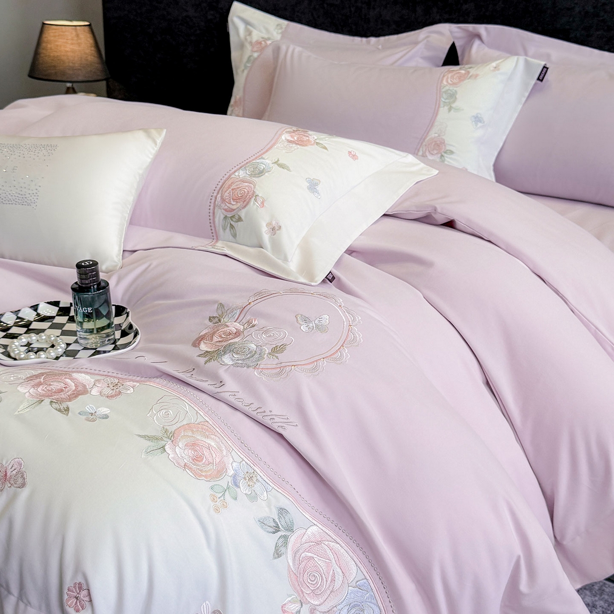 91家纺网 家纺一手货源 找家纺 （总）爱妮菲家纺 2025新款直播爆款A类加厚保暖全棉纯棉磨毛四件套纯棉重工刺绣被套冬季床上用品