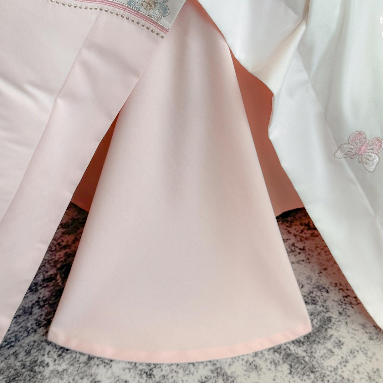 91家纺网 家纺一手货源 找家纺 爱妮菲家纺 2025新款直播爆款A类加厚保暖全棉纯棉磨毛四件套纯棉重工刺绣被套冬季床上用品 绮影-初恋粉