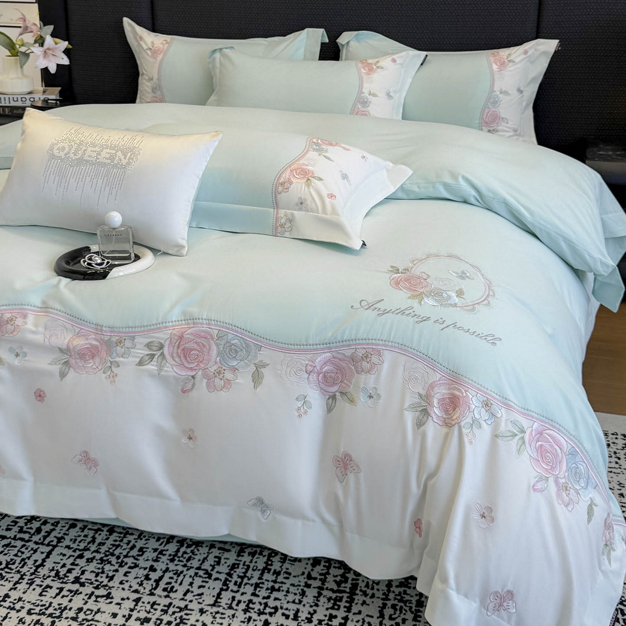 91家纺网 家纺一手货源 找家纺 爱妮菲家纺 2025新款直播爆款A类加厚保暖全棉纯棉磨毛四件套纯棉重工刺绣被套冬季床上用品 绮影-冰清绿