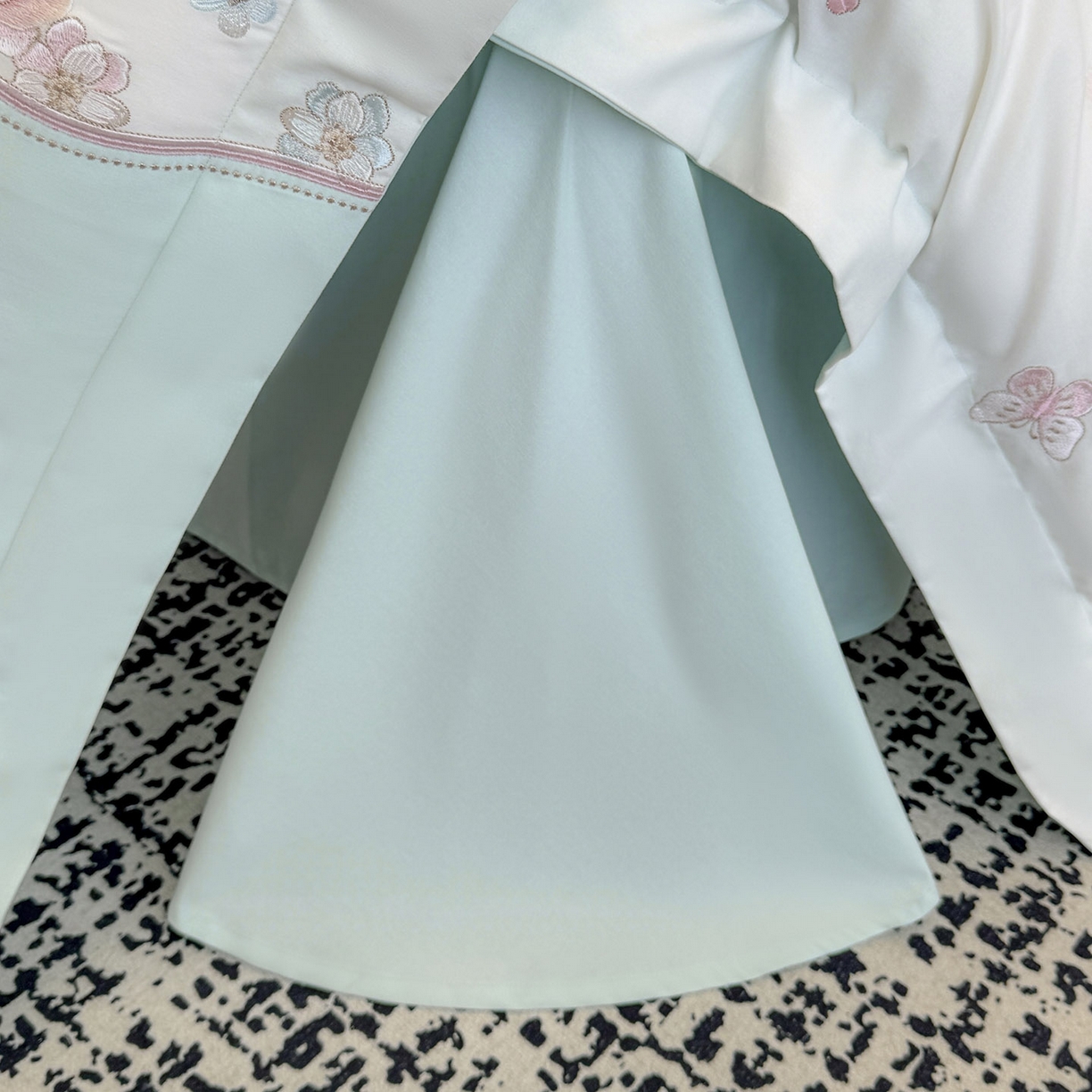 91家纺网 家纺一手货源 找家纺 爱妮菲家纺 2025新款直播爆款A类加厚保暖全棉纯棉磨毛四件套纯棉重工刺绣被套冬季床上用品 绮影-冰清绿