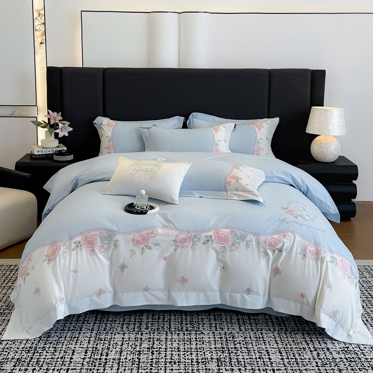 91家纺网 家纺一手货源 找家纺 爱妮菲家纺 2025新款直播爆款A类加厚保暖全棉纯棉磨毛四件套纯棉重工刺绣被套冬季床上用品 绮影-天空蓝