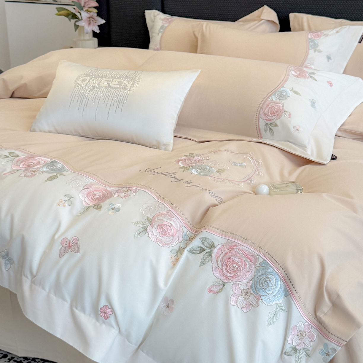 91家纺网 家纺一手货源 找家纺 爱妮菲家纺 2025新款直播爆款A类加厚保暖全棉纯棉磨毛四件套纯棉重工刺绣被套冬季床上用品 绮影-美人杏