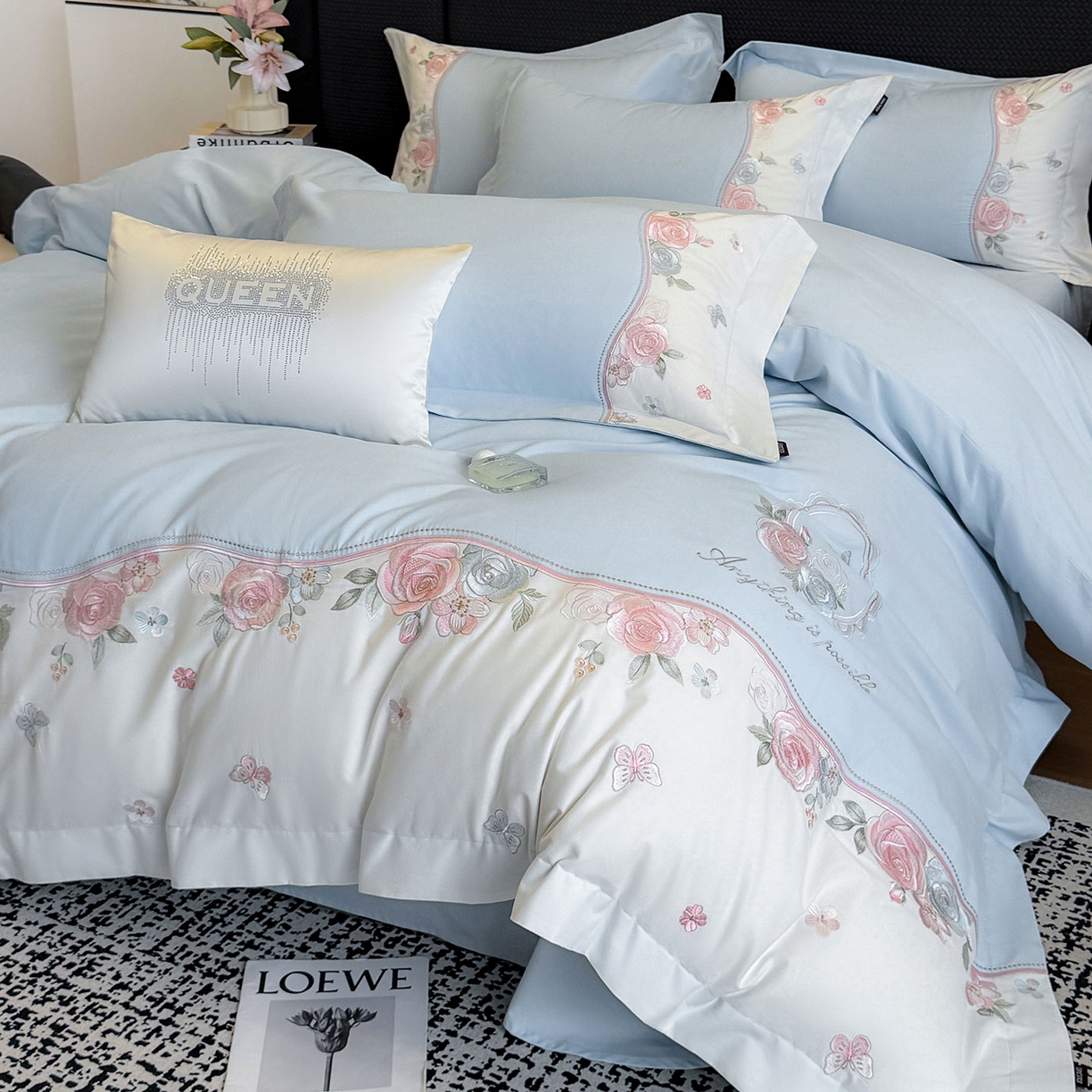 91家纺网 家纺一手货源 找家纺 爱妮菲家纺 2025新款直播爆款A类加厚保暖全棉纯棉磨毛四件套纯棉重工刺绣被套冬季床上用品 绮影-天空蓝