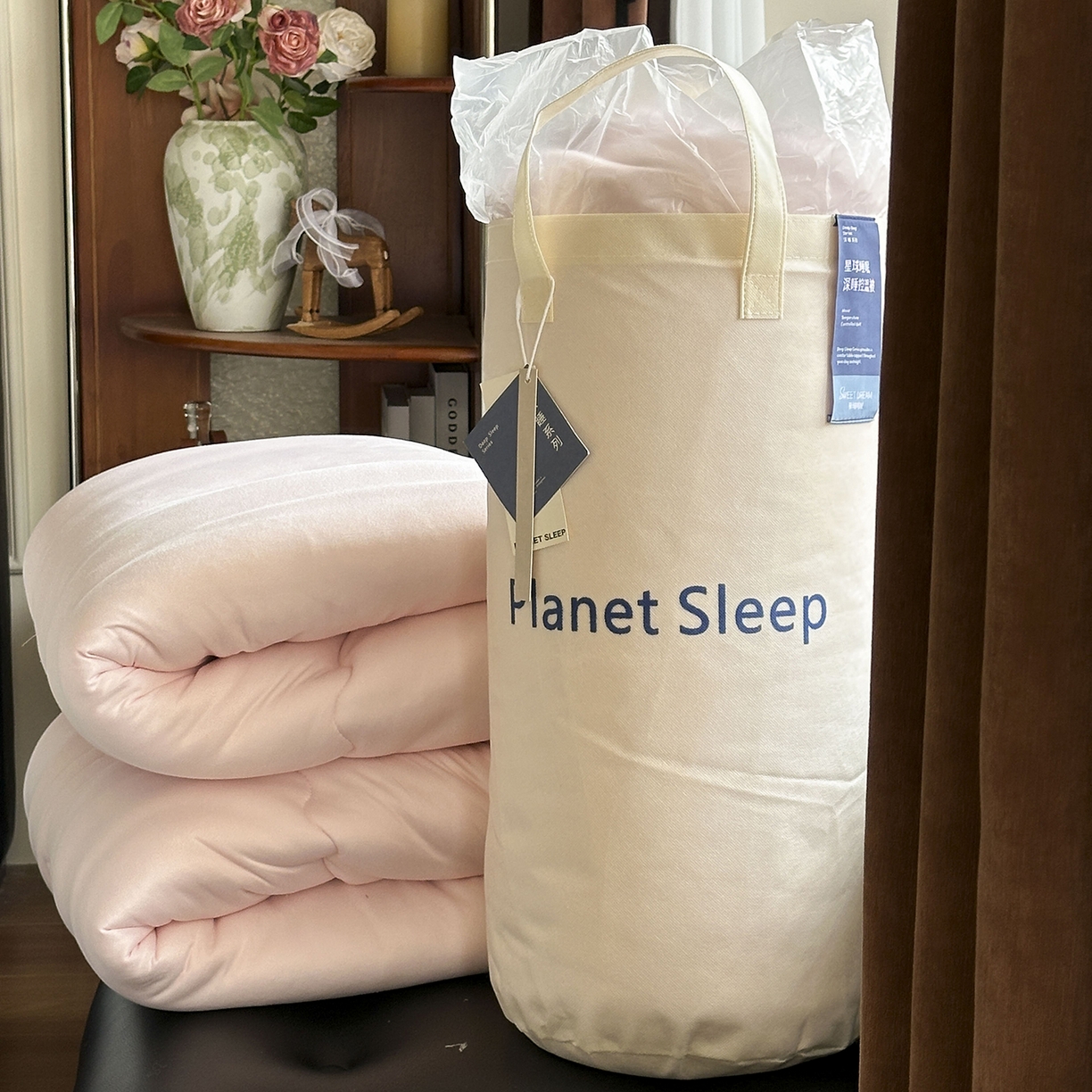 91家纺网 家纺一手货源 找家纺 色鬼布艺高端家居主号 2025新款星球深睡控温被被子被芯 粉色