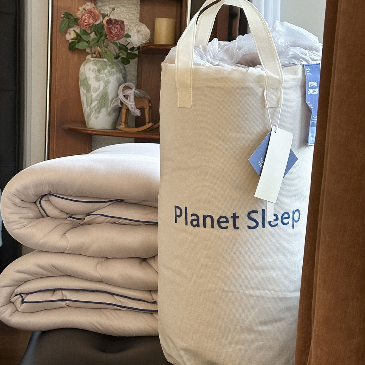 91家纺网 家纺一手货源 找家纺 色鬼布艺高端家居主号 2025新款星球深睡控温被被子被芯 灰色