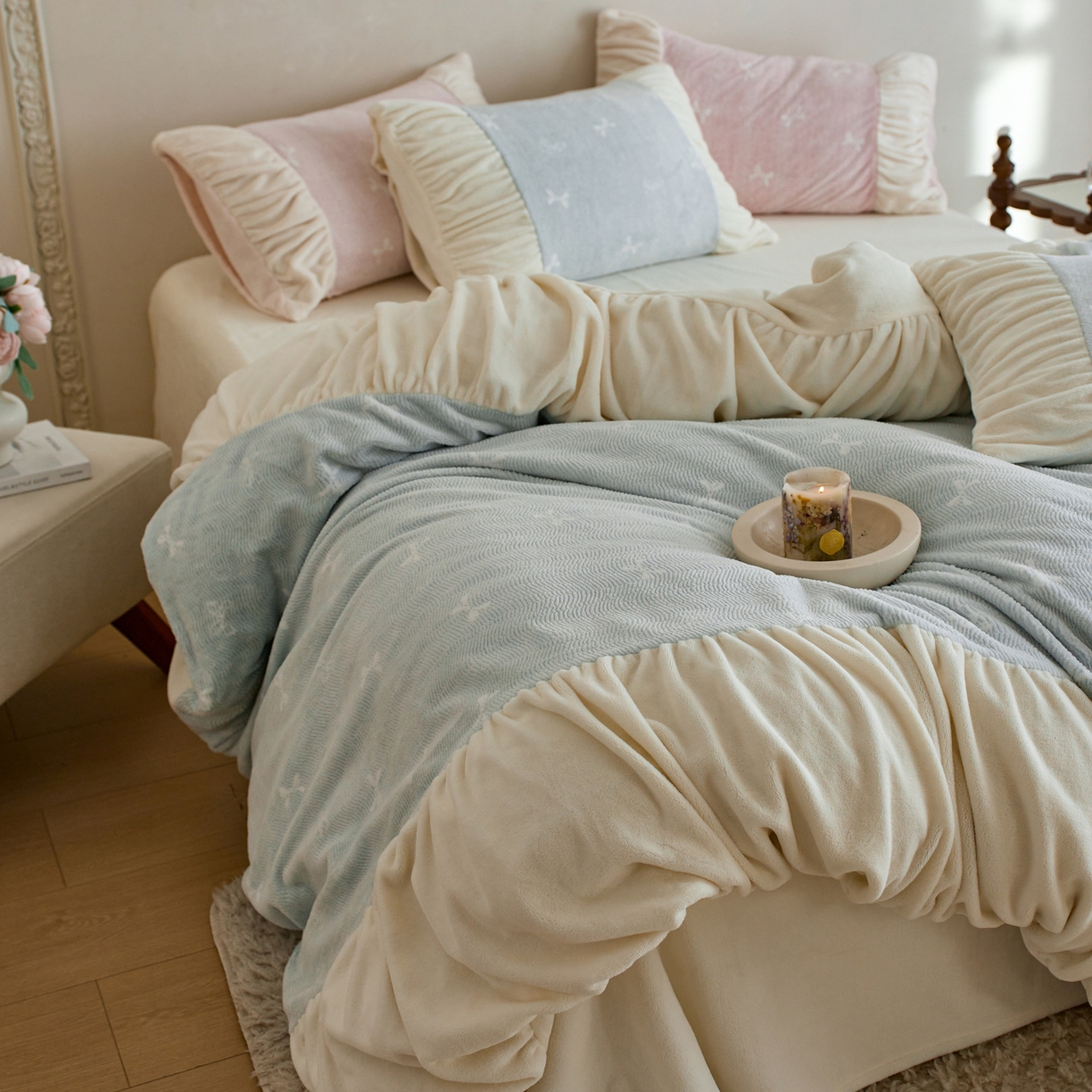 91家纺网 家纺一手货源 找家纺 简纯主义 2025新款230g全消光全工艺牛奶绒四件套-柏琳少女 【控价】：日常店铺券后价格：278/298 柏林少女-蓝