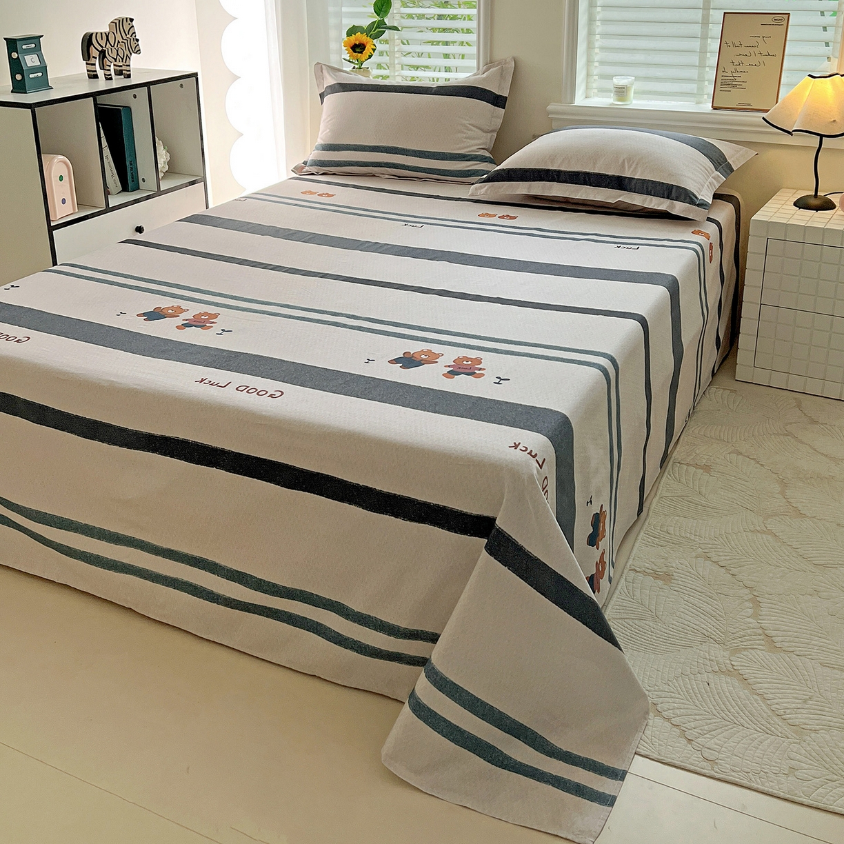 91家纺网 家纺一手货源 找家纺 依庭 2025新款高克重全棉纯棉磨毛印花单床单 好运熊-蓝