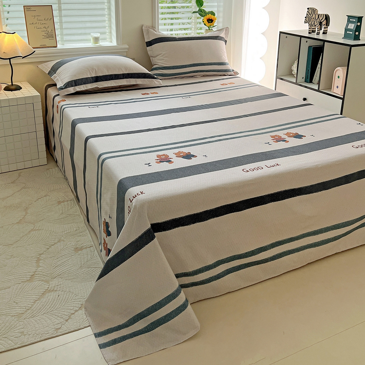 91家纺网 家纺一手货源 找家纺 依庭 2025新款高克重全棉纯棉磨毛印花单床单 好运熊-蓝