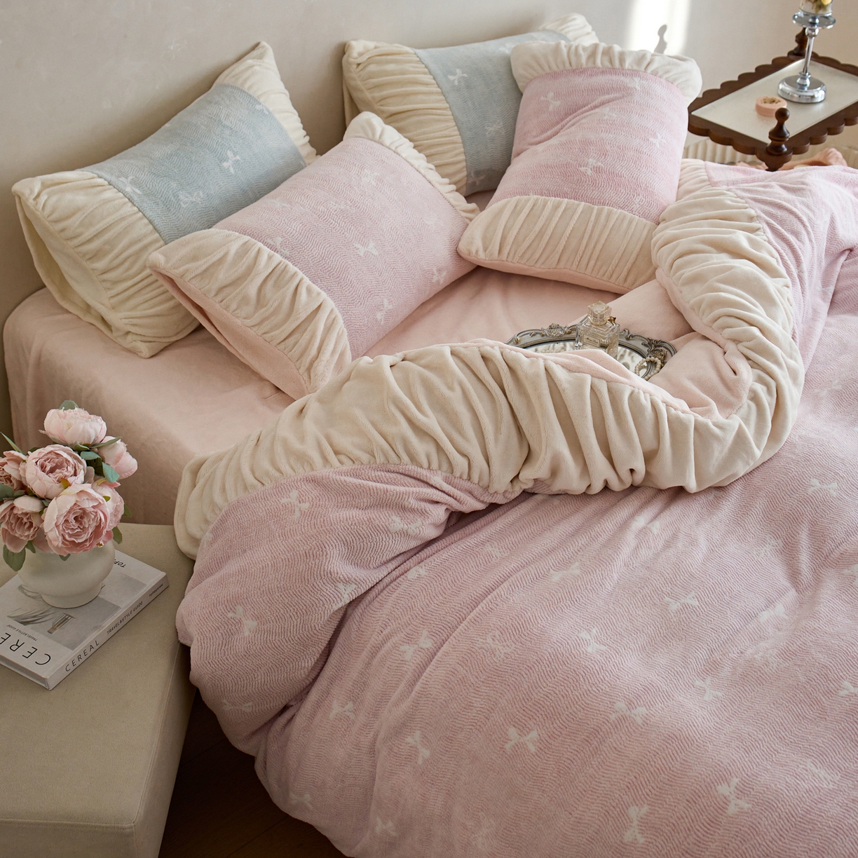 91家纺网 家纺一手货源 找家纺 （总）简纯主义 2025新款230g全消光全工艺牛奶绒四件套-柏琳少女 【控价】：日常店铺券后价格：278/298