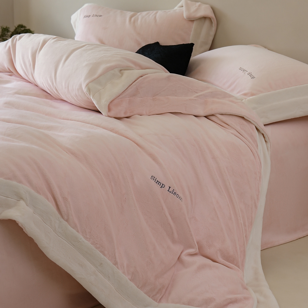 91家纺网 家纺一手货源 找家纺 （总）简纯主义 2025新款270g全消光全工艺奶芙绒四件套-赫尔曼系列 【控价】：日常店铺券后价格：358/398