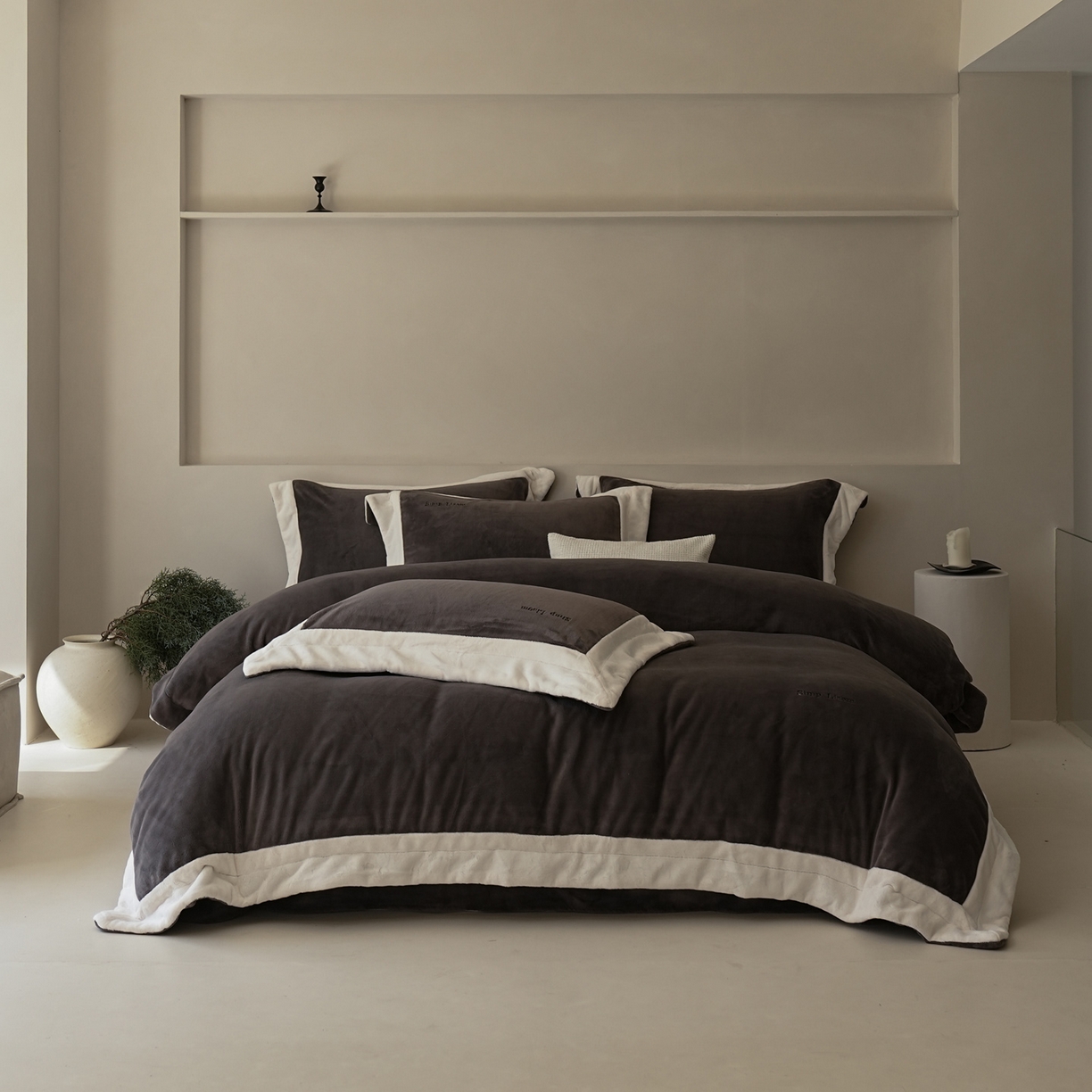 91家纺网 家纺一手货源 找家纺 （总）简纯主义 2025新款270g全消光全工艺奶芙绒四件套-赫尔曼系列 【控价】：日常店铺券后价格：358/398