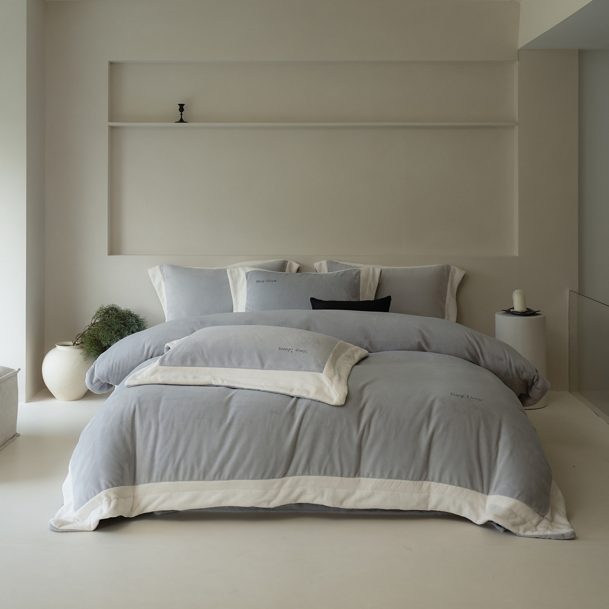 简纯主义 2025新款270g全消光全工艺奶芙绒四件套-赫尔曼系列 【控价】：日常店铺券后价格：358/398 赫尔曼蓝