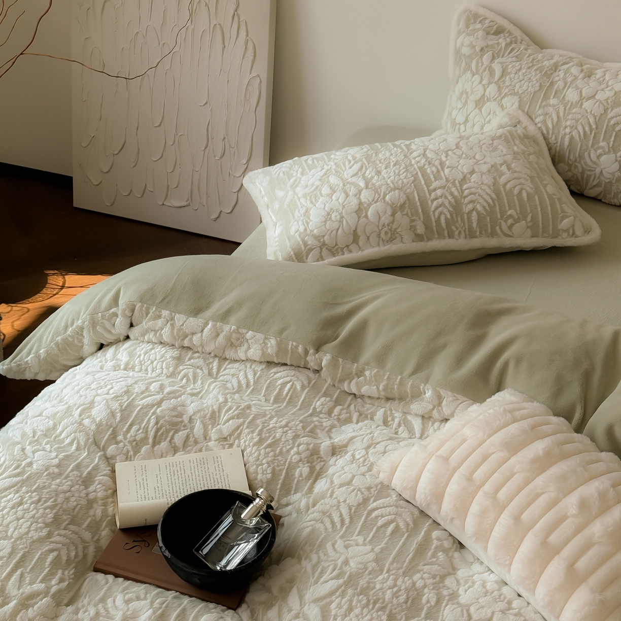 91家纺网 家纺一手货源 找家纺 简纯主义 2025新款380g獭兔绒230g全消光全工艺牛奶绒四件套-椿晓 【控价】：日常店铺券后价格：258/328/348/328 椿晓绿