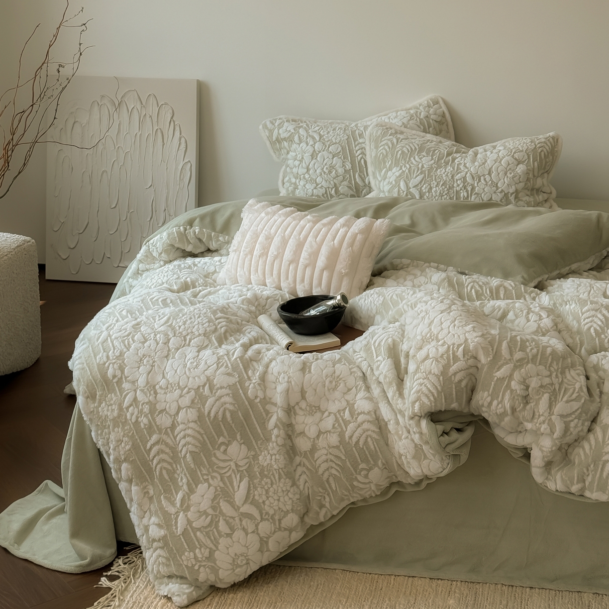 91家纺网 家纺一手货源 找家纺 简纯主义 2025新款380g獭兔绒230g全消光全工艺牛奶绒四件套-椿晓 【控价】：日常店铺券后价格：258/328/348/328 椿晓绿