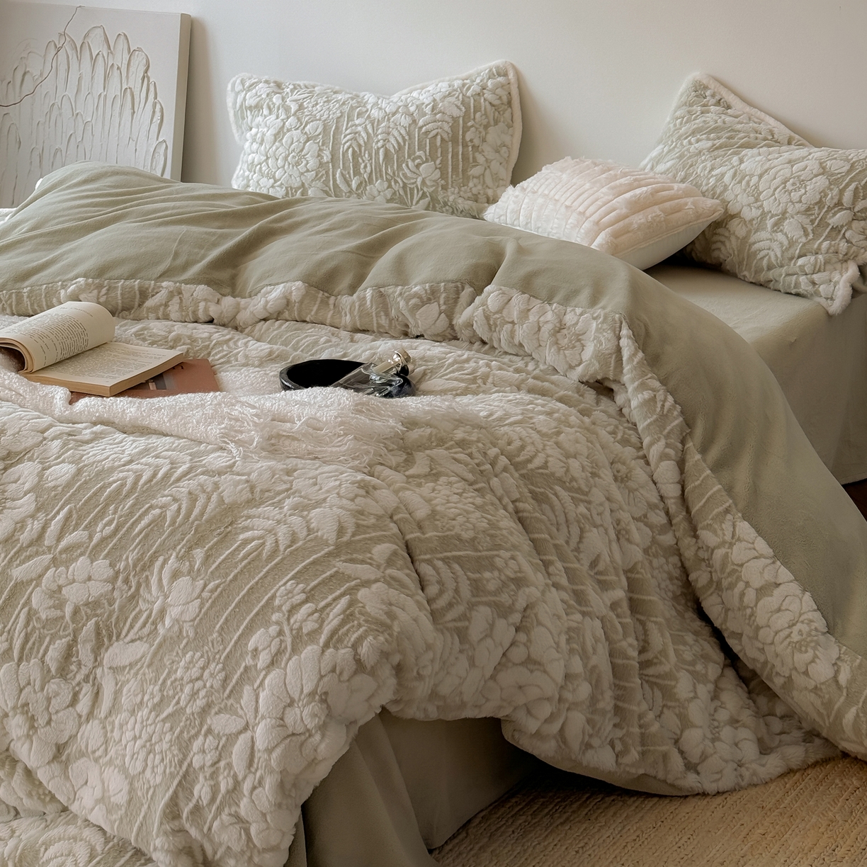 91家纺网 家纺一手货源 找家纺 简纯主义 2025新款380g獭兔绒230g全消光全工艺牛奶绒四件套-椿晓 【控价】：日常店铺券后价格：258/328/348/328 椿晓绿