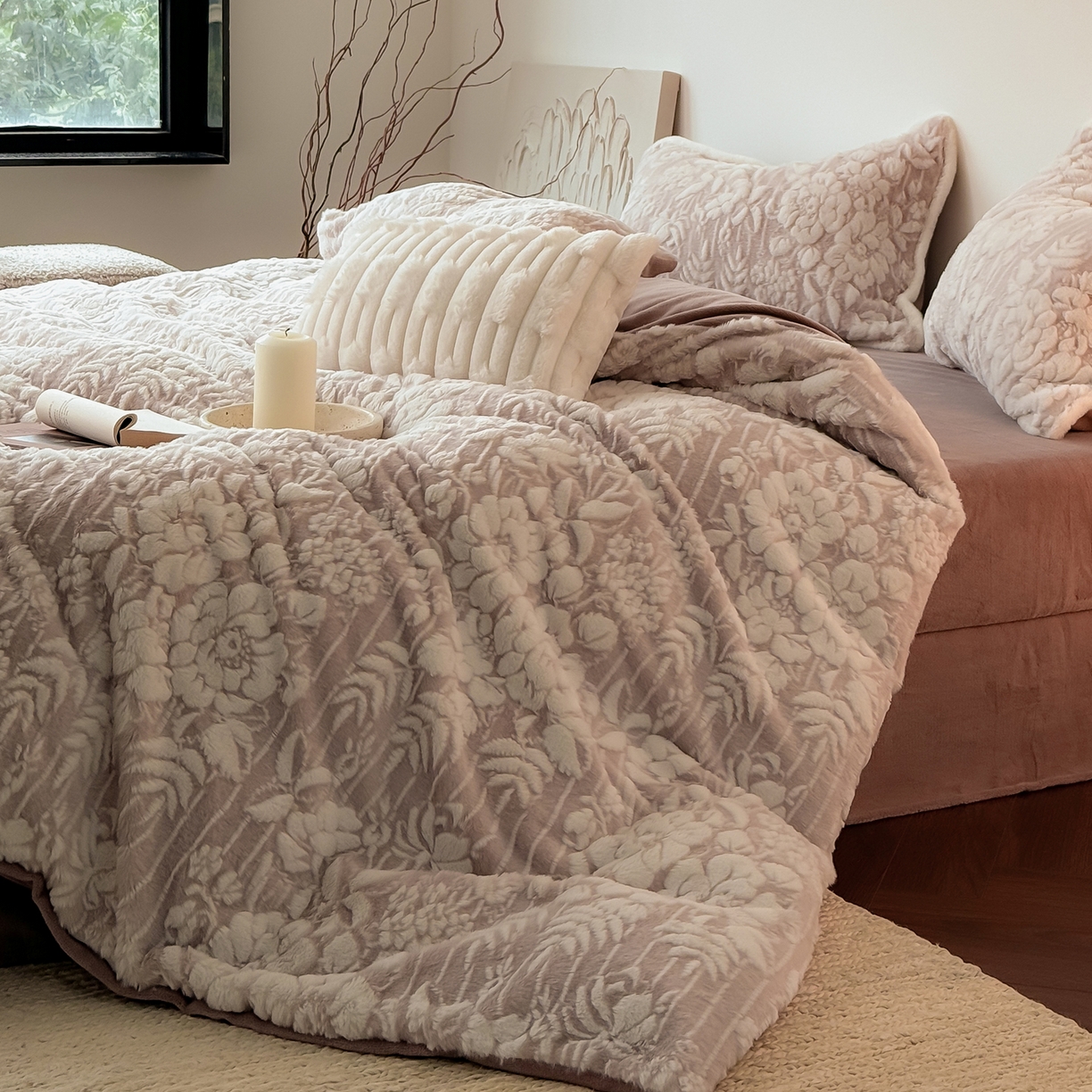 91家纺网 家纺一手货源 找家纺 （总）简纯主义 2025新款380g獭兔绒230g全消光全工艺牛奶绒四件套-椿晓 【控价】：日常店铺券后价格：258/328/348/328