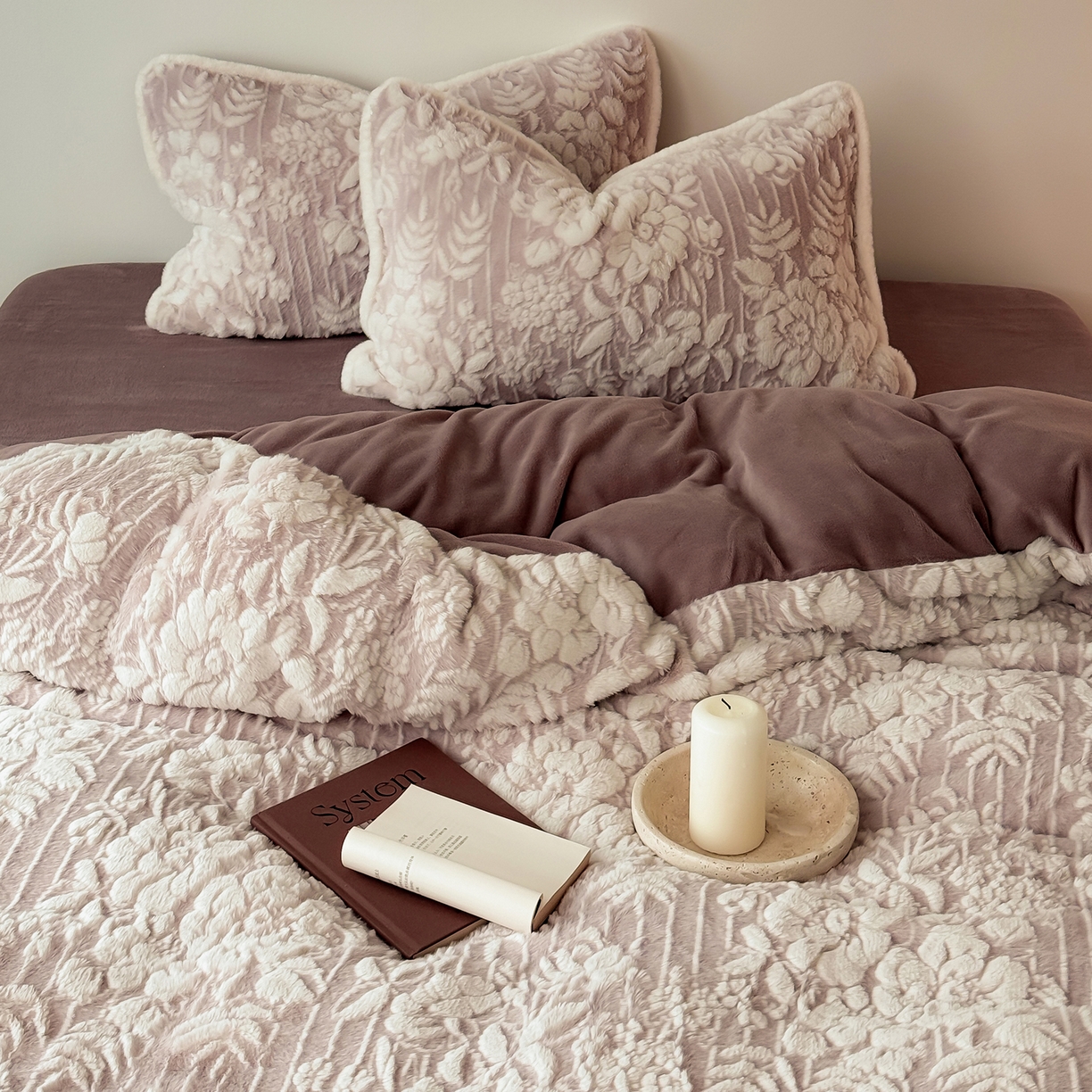 91家纺网 家纺一手货源 找家纺 简纯主义 2025新款380g獭兔绒230g全消光全工艺牛奶绒四件套-椿晓 【控价】：日常店铺券后价格：258/328/348/328 椿晓咖