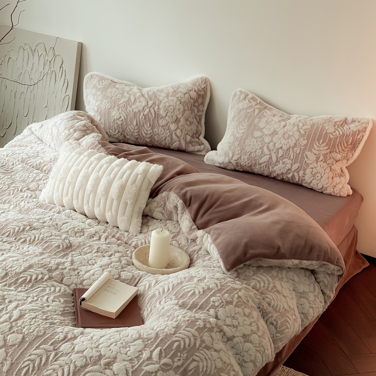 91家纺网 家纺一手货源 找家纺 简纯主义 2025新款380g獭兔绒230g全消光全工艺牛奶绒四件套-椿晓 【控价】：日常店铺券后价格：258/328/348/328 椿晓咖