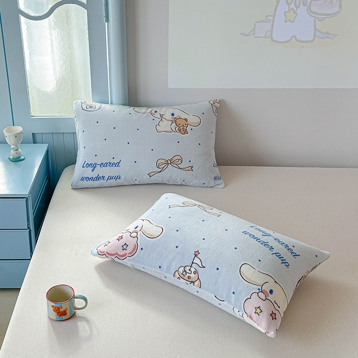 91家纺网 家纺一手货源 找家纺 爱丽丝 2025新款正版授权三丽鸥牛奶绒单品床笠枕套 点点玉桂狗