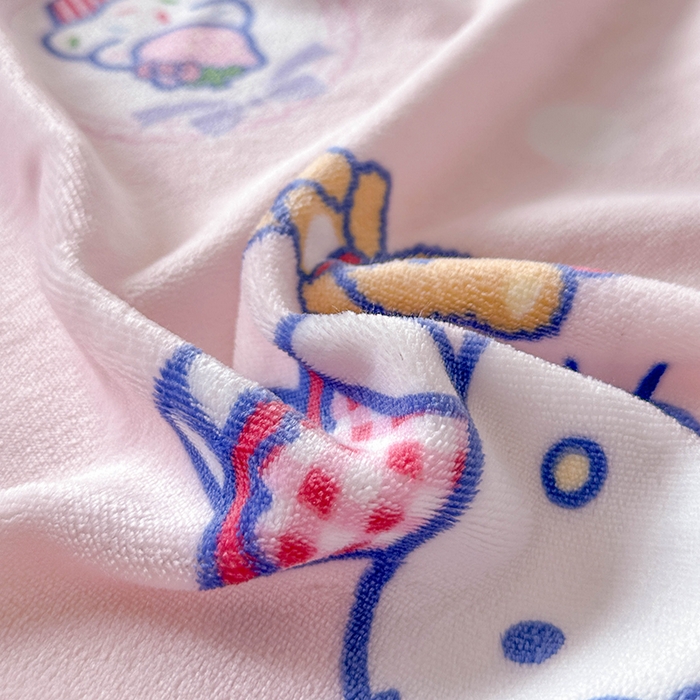 91家纺网 家纺一手货源 找家纺 爱丽丝 2025新款正版授权三丽鸥牛奶绒单品床笠枕套 草莓凯蒂