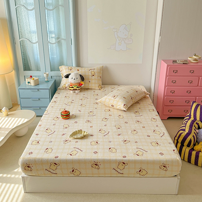 91家纺网 家纺一手货源 找家纺 爱丽丝 2025新款正版授权三丽鸥牛奶绒单品床笠枕套 焦糖布丁狗