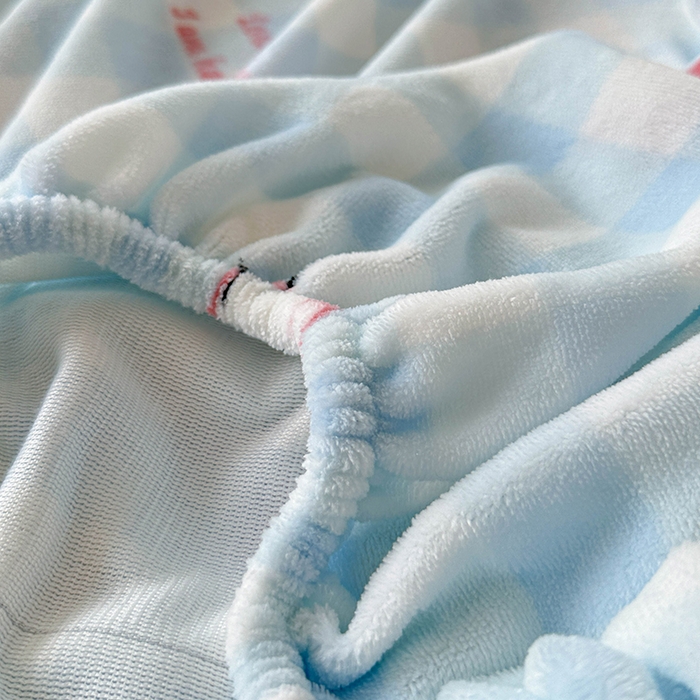 91家纺网 家纺一手货源 找家纺 爱丽丝 2025新款正版授权三丽鸥牛奶绒单品床笠枕套 乖巧凯蒂